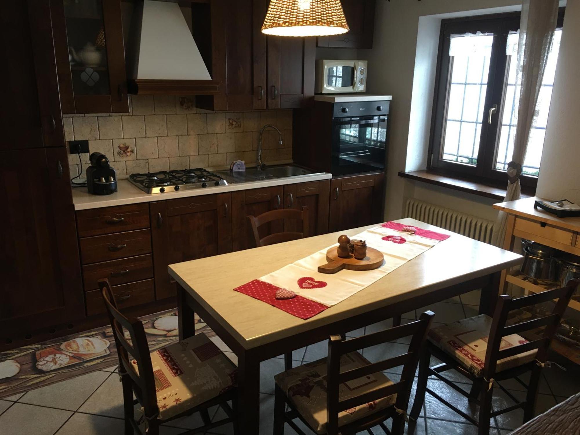 Appartement La Casa Del Bosco à Aoste Extérieur photo
